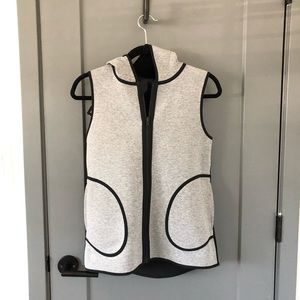 Lululemon reversible black/grey vest